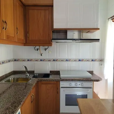 With 4 Bedrooms In With Wonderful Sea View Balcony And Wifi 100 M From The Beach *